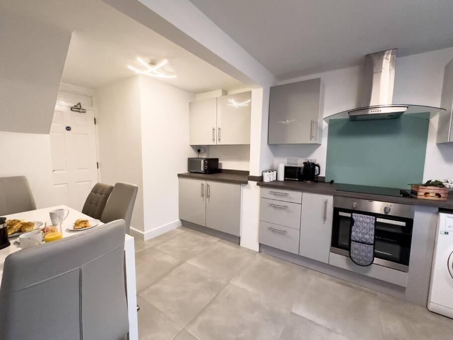 רוקינגהם Immaculate 5 Bedroom House מראה חיצוני תמונה